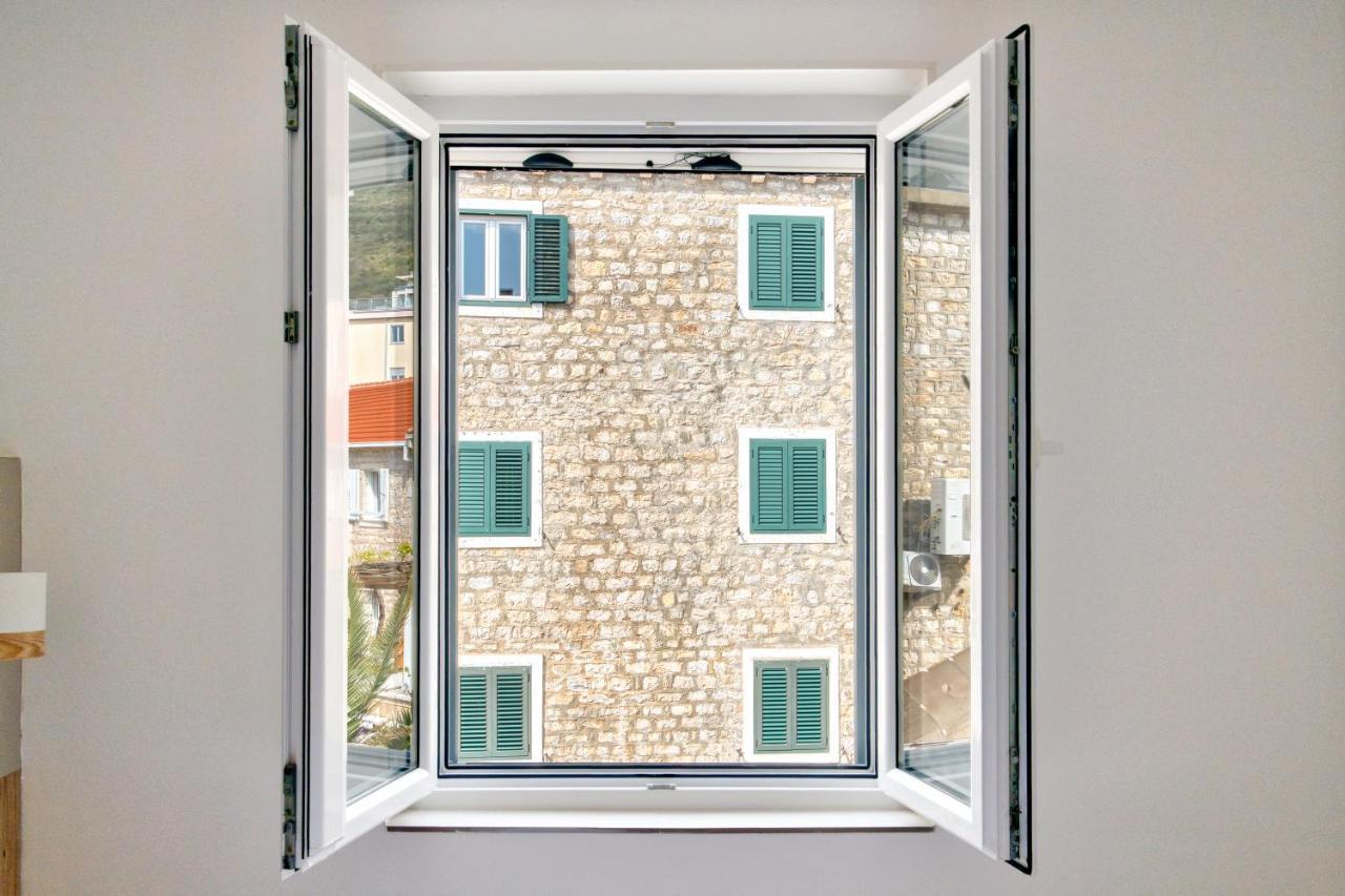 Symphony Apartments Street View Petrovac Eksteriør bilde